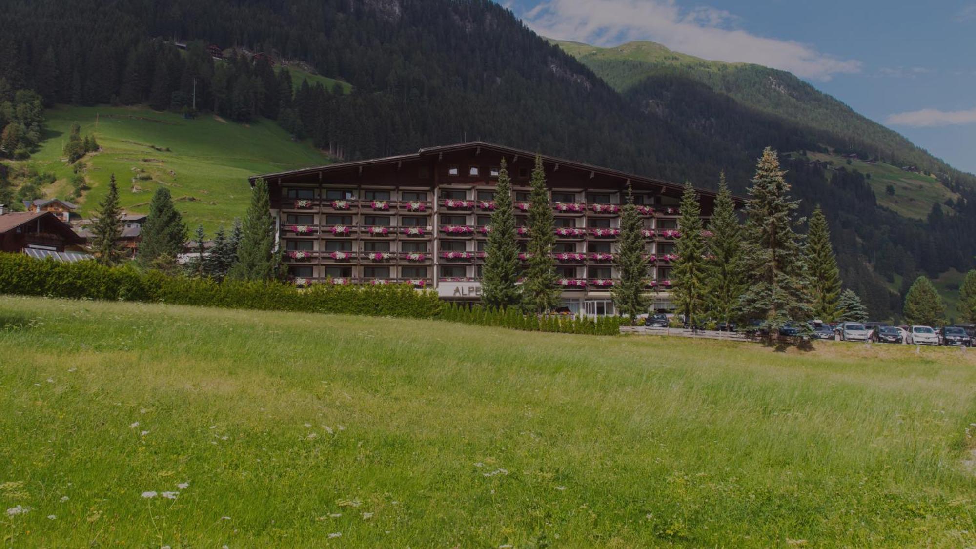 Hotel Alpenhof Sankt Jakob in Defereggen Bagian luar foto