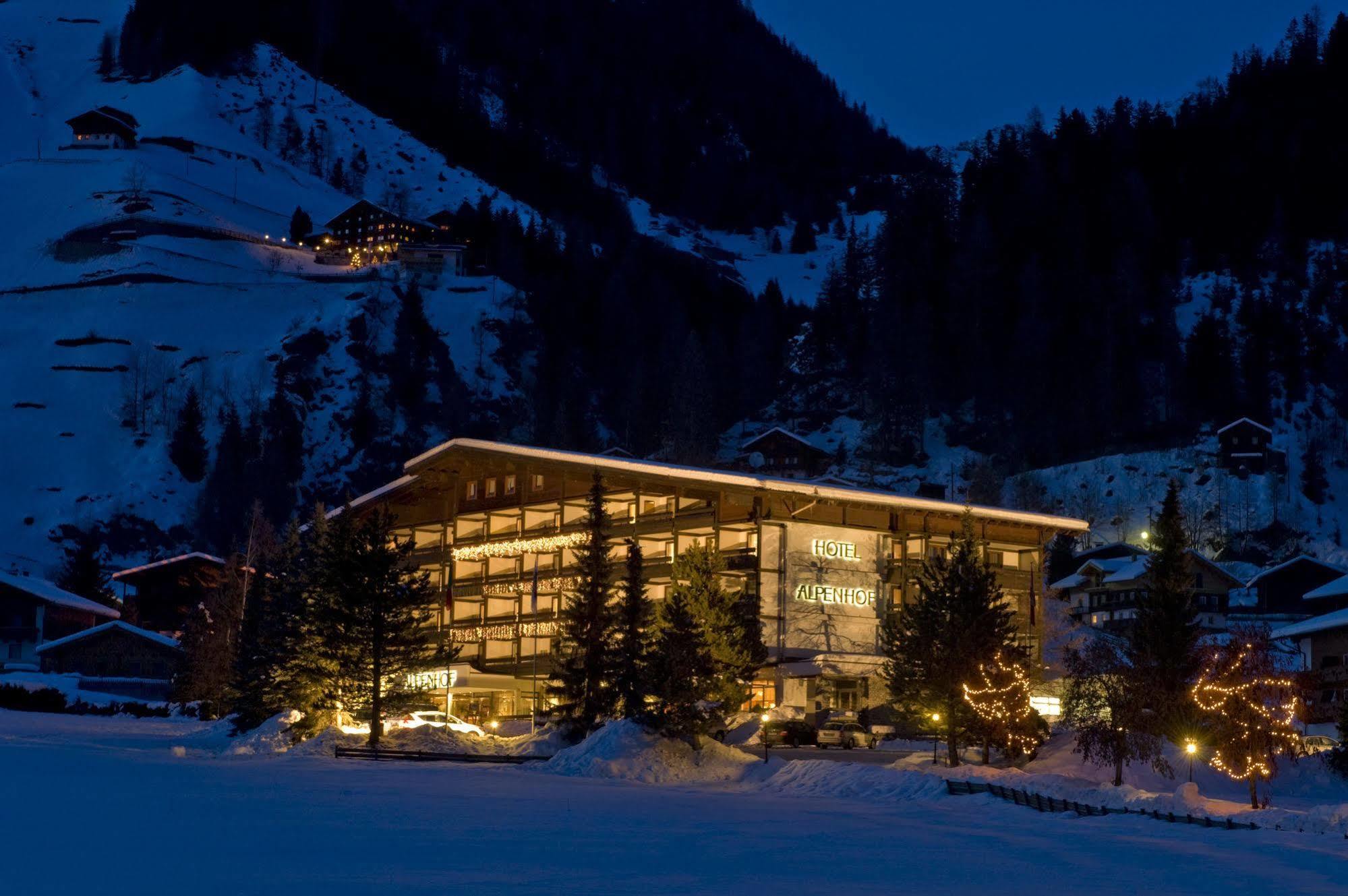 Hotel Alpenhof Sankt Jakob in Defereggen Bagian luar foto