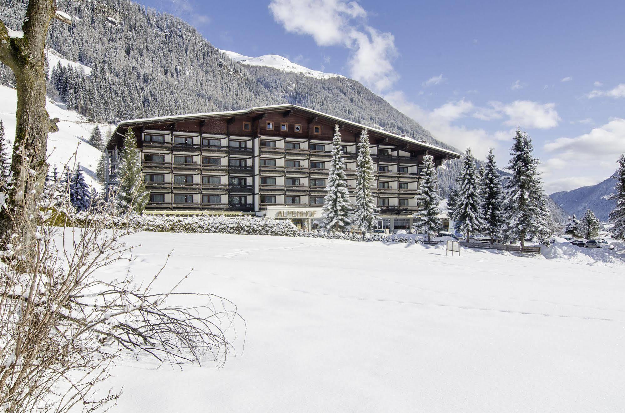 Hotel Alpenhof Sankt Jakob in Defereggen Bagian luar foto
