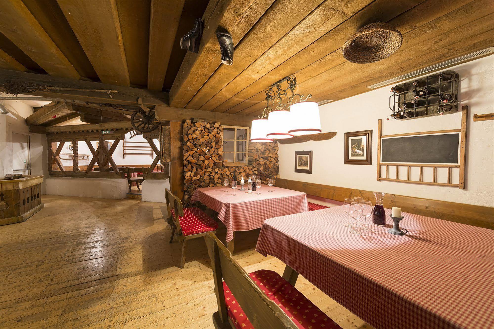 Hotel Alpenhof Sankt Jakob in Defereggen Bagian luar foto