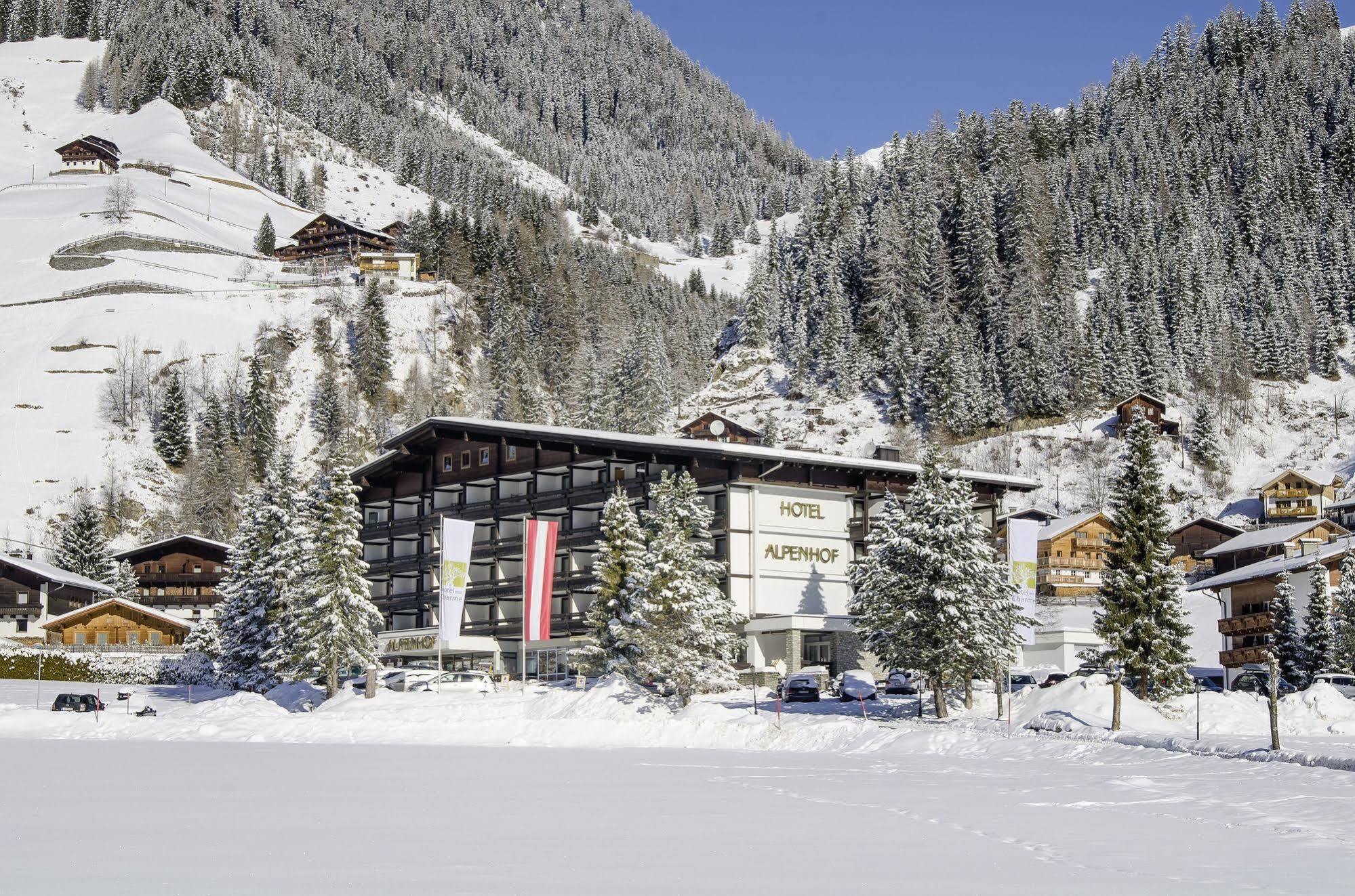 Hotel Alpenhof Sankt Jakob in Defereggen Bagian luar foto