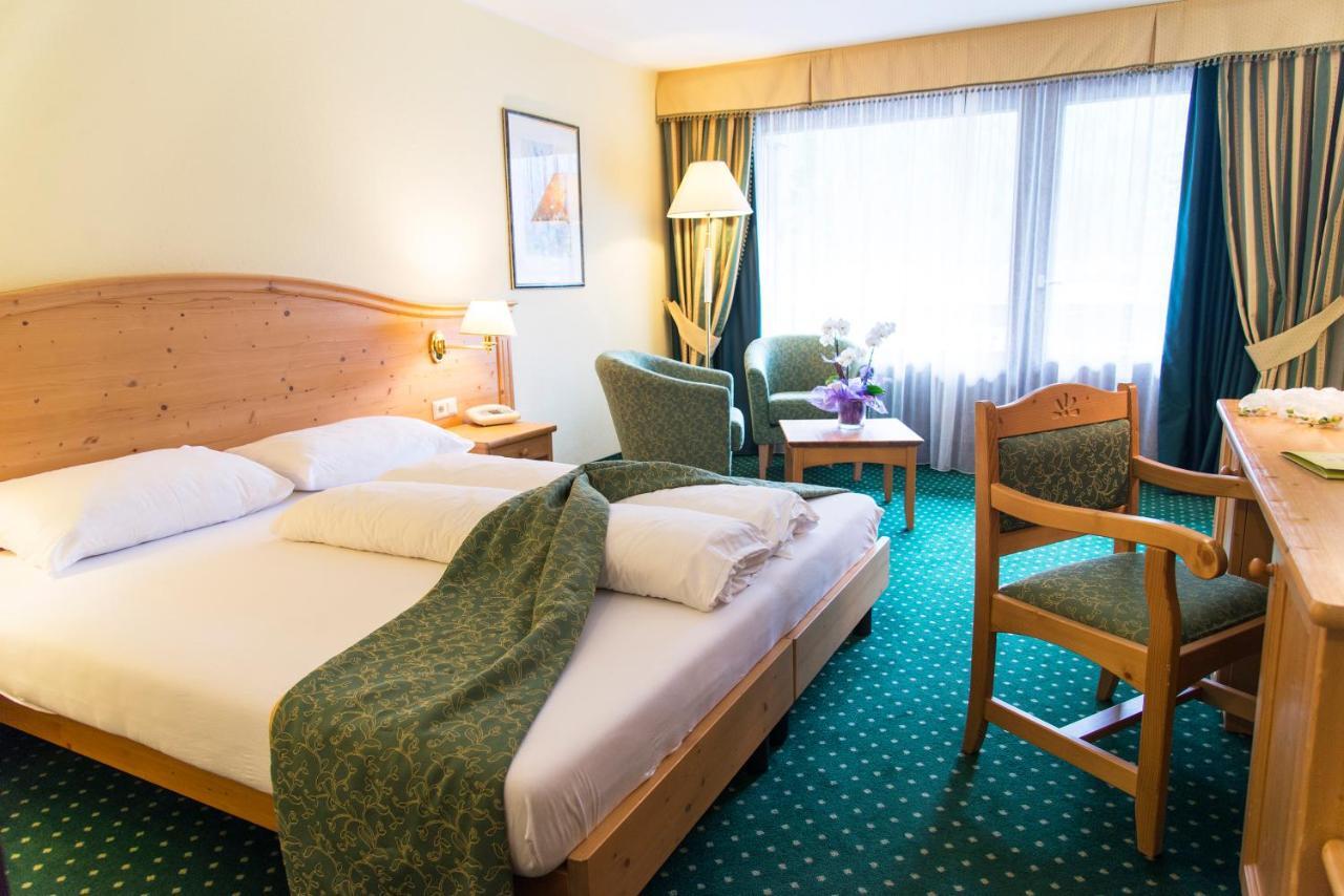Hotel Alpenhof Sankt Jakob in Defereggen Bagian luar foto